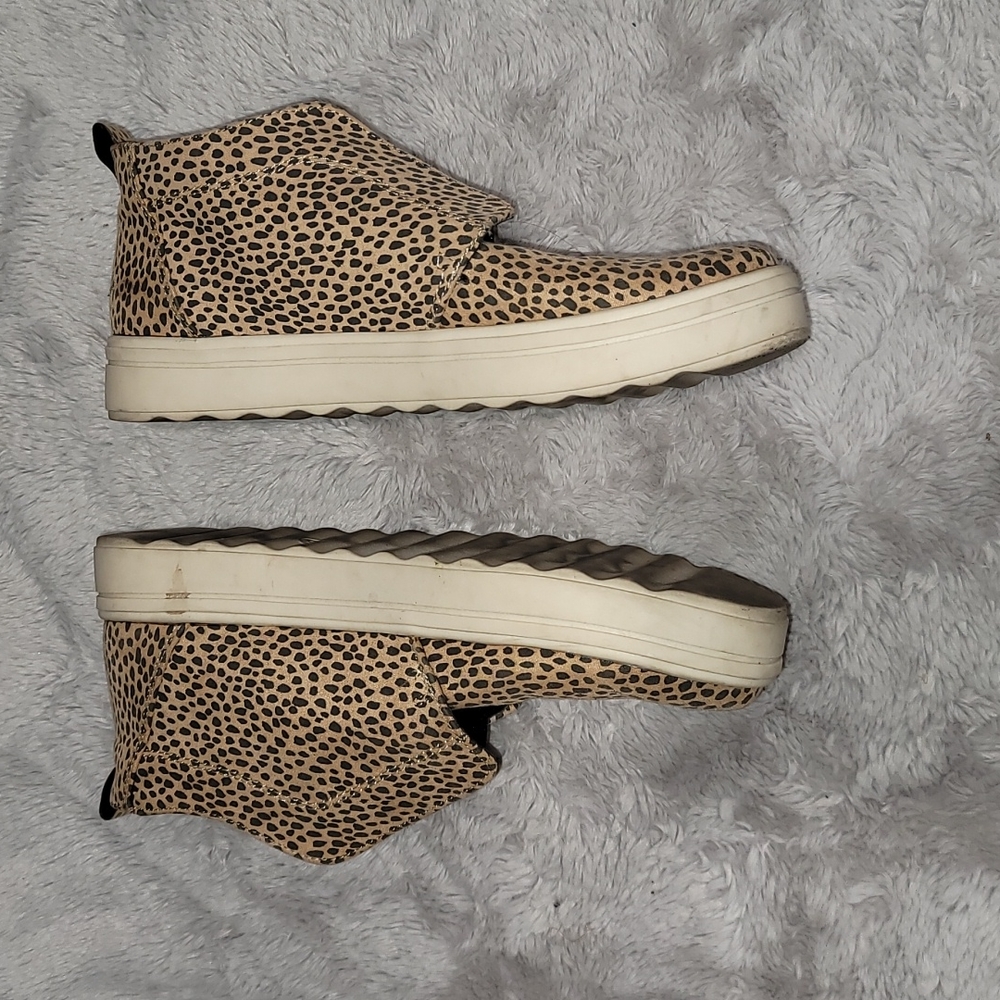 Universal Threads - Cheetah Shoes - Picture 5 of 6